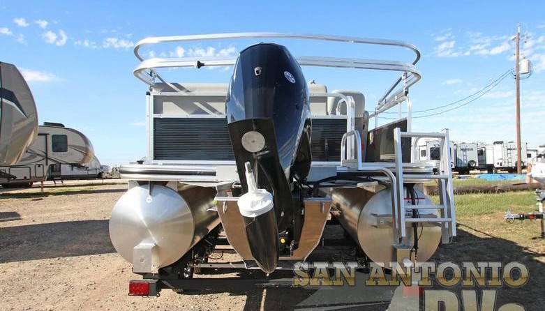 Lowe Ultra 202 Fish & Cruise