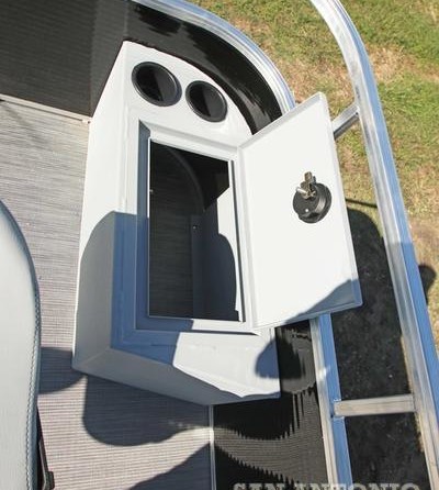 Lowe Ultra 202 Fish & Cruise