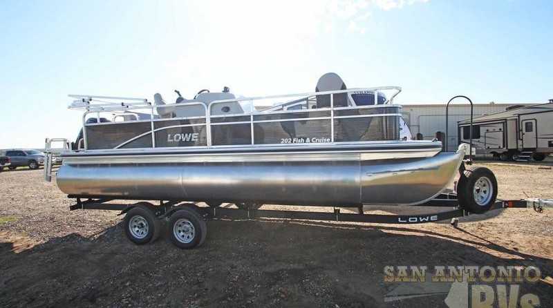 Lowe Ultra 202 Fish & Cruise