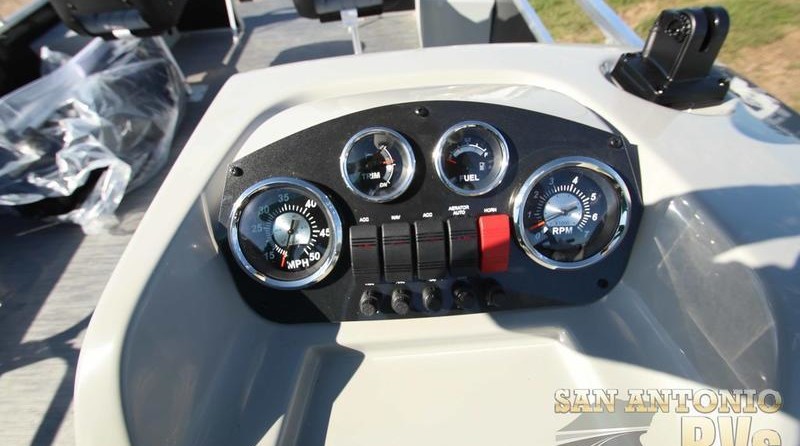 Lowe Ultra 202 Fish & Cruise