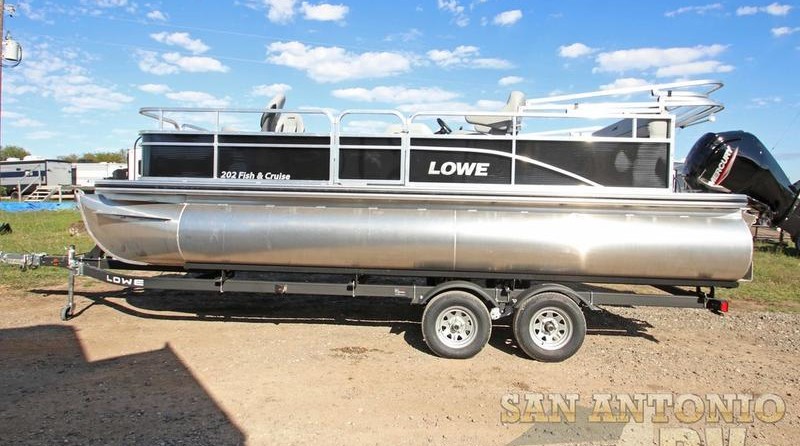 Lowe Ultra 202 Fish & Cruise