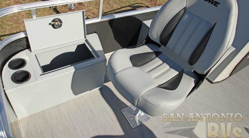Lowe Ultra 202 Fish & Cruise