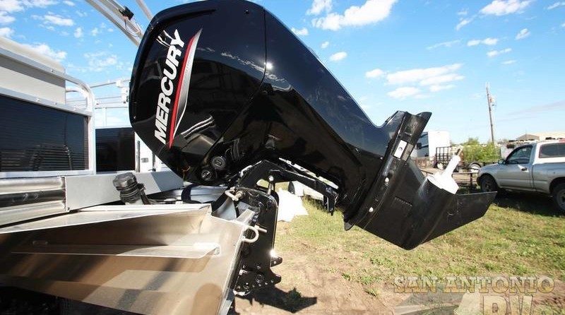 Lowe Ultra 202 Fish & Cruise