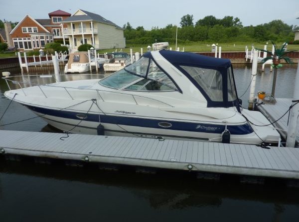 Cruisers Yachts 340 Express