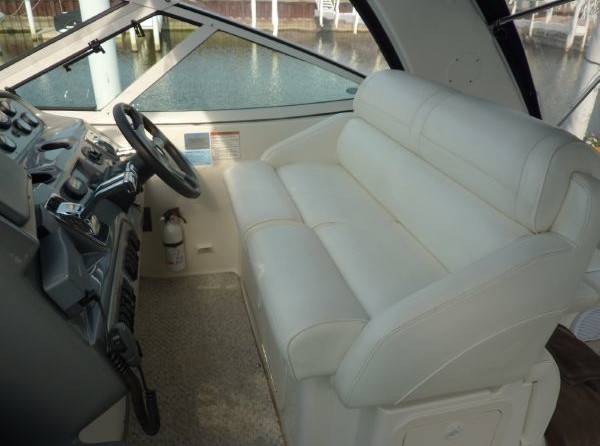 Cruisers Yachts 340 Express