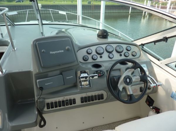 Cruisers Yachts 340 Express