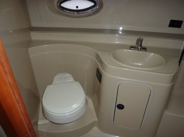 Cruisers Yachts 340 Express