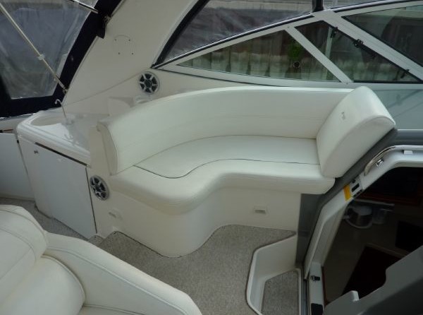 Cruisers Yachts 340 Express