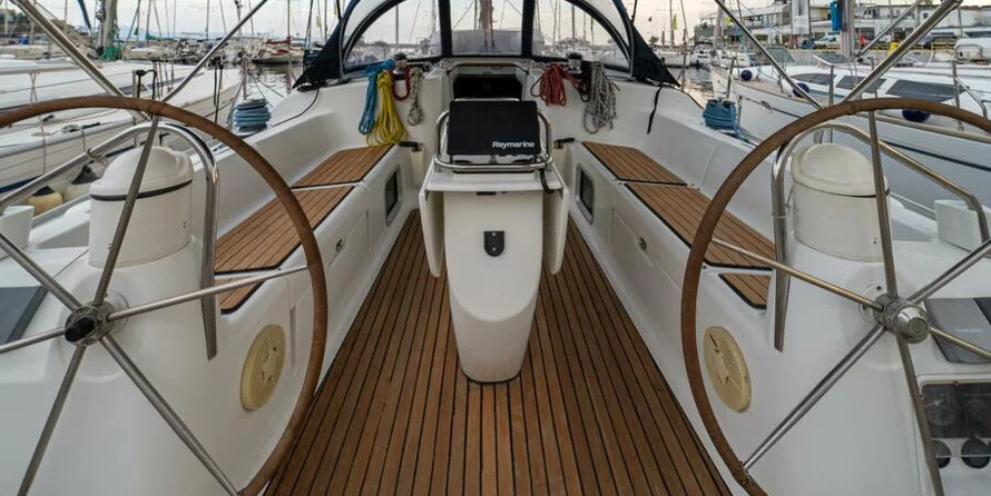 Sun Odyssey 43