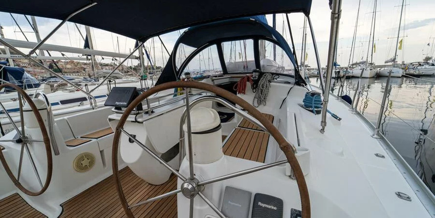 Sun Odyssey 43