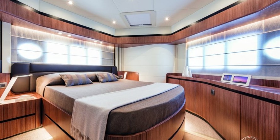 Absolute Navetta 52