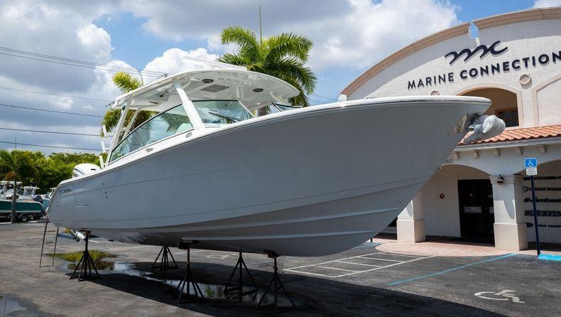 Larson Cabrio 330 DC