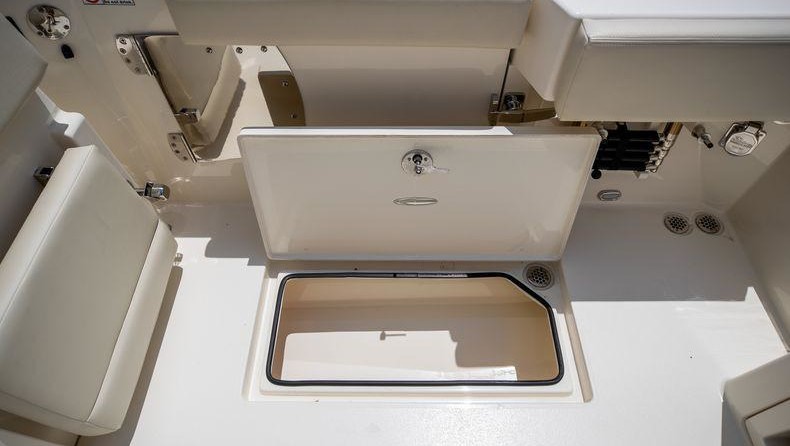 Larson Cabrio 330 DC