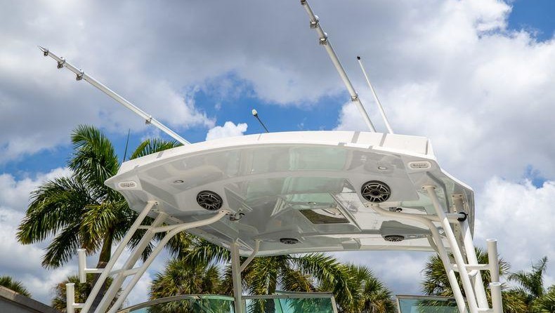 Larson Cabrio 330 DC