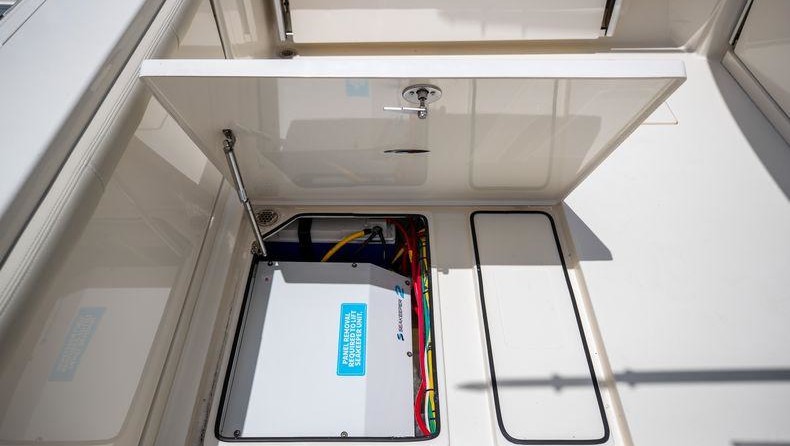 Larson Cabrio 330 DC