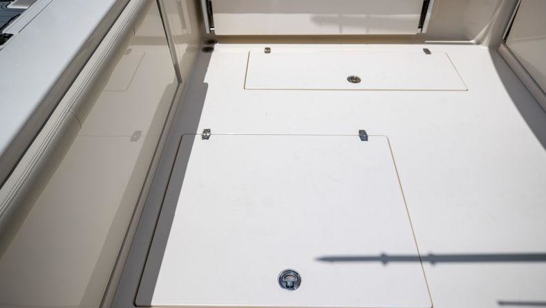 Larson Cabrio 330 DC