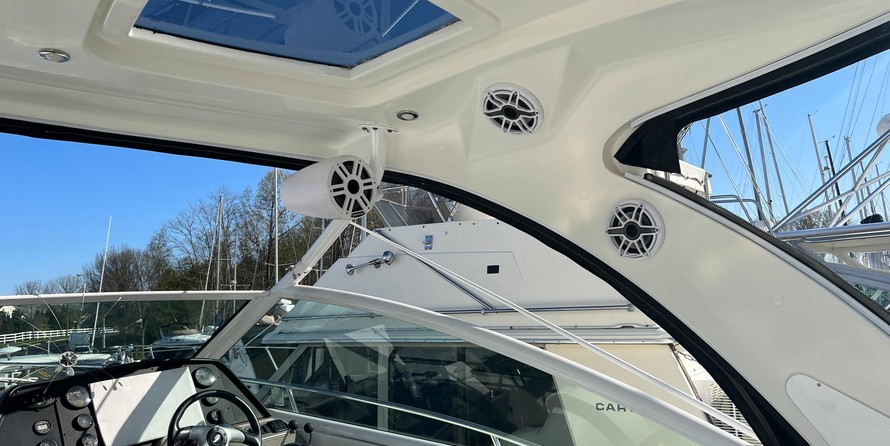 Cruisers Yachts 360 Express