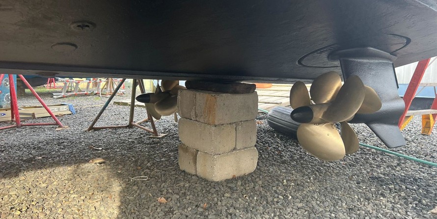 Cruisers Yachts 360 Express