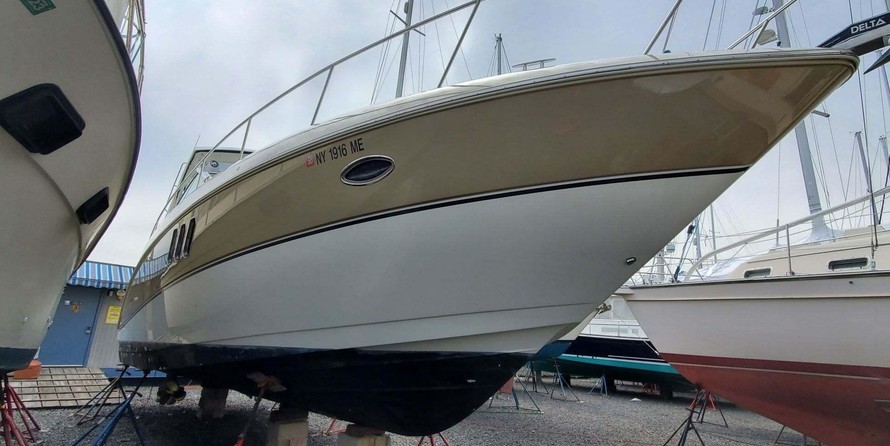 Cruisers Yachts 360 Express