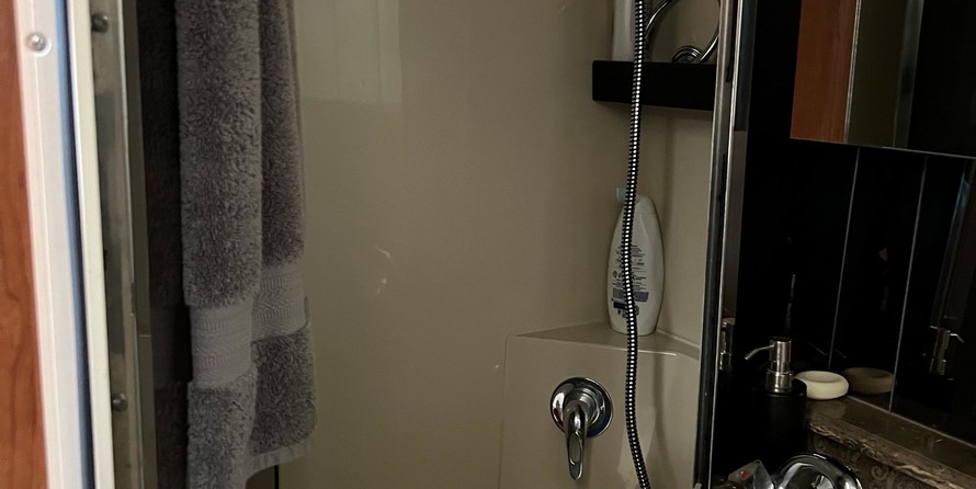 Cruisers Yachts 360 Express