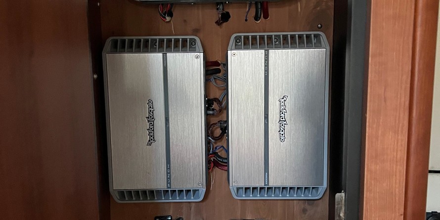 Cruisers Yachts 360 Express