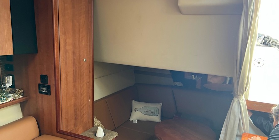 Cruisers Yachts 360 Express