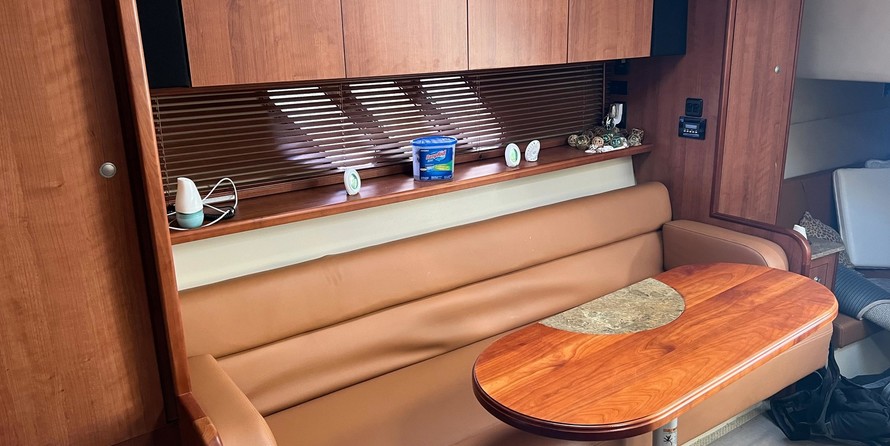 Cruisers Yachts 360 Express