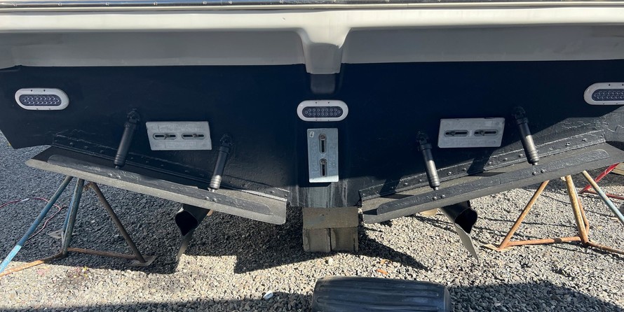 Cruisers Yachts 360 Express