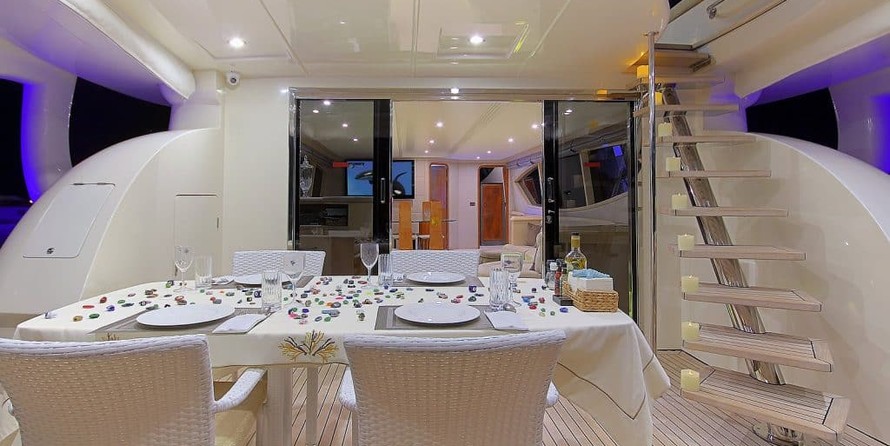 Motoryacht Blanco