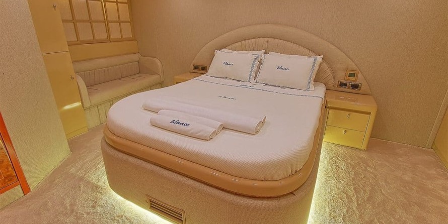 Motoryacht Blanco