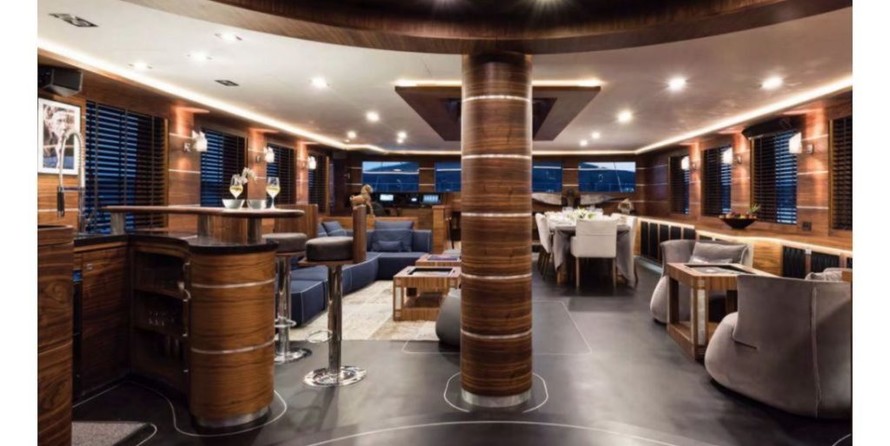 Yacht Rox Star