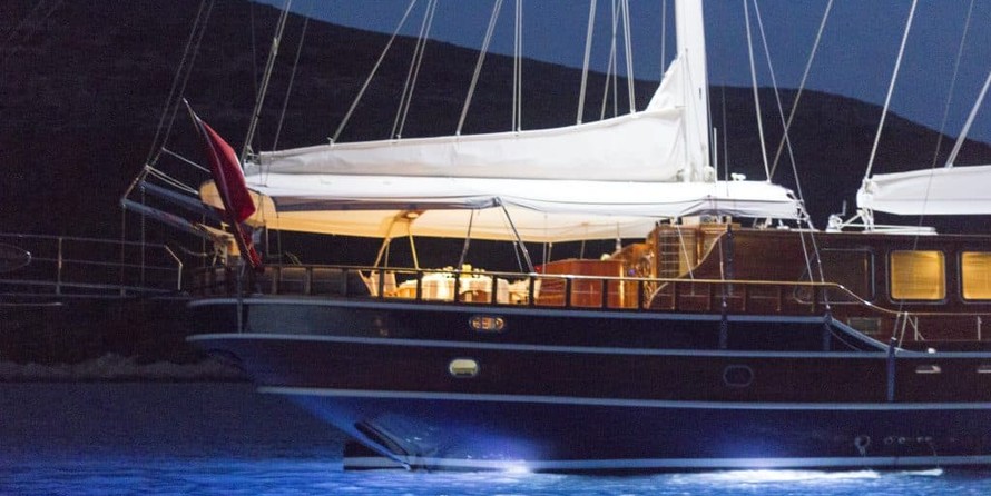 Yacht Cobra King