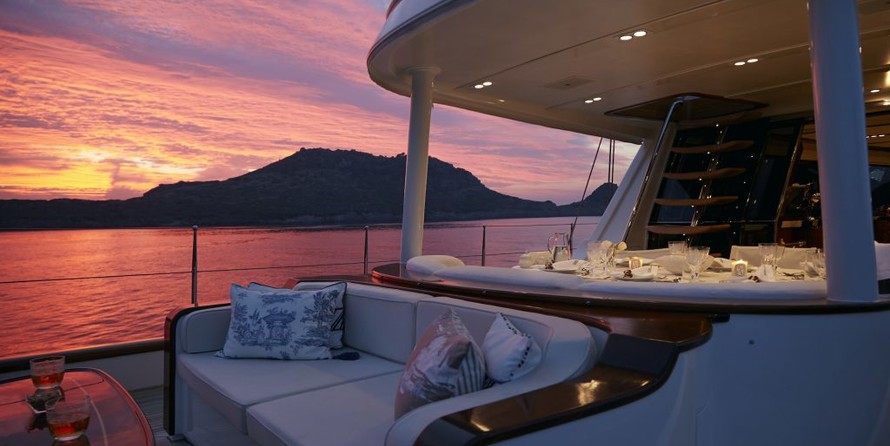 Yacht Glorious
