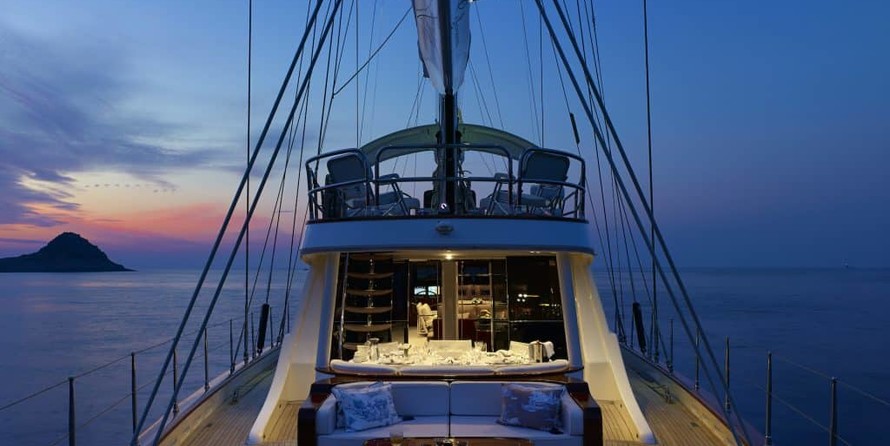 Yacht Glorious