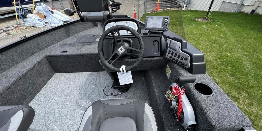 Lund Boats 1650 Rebel XS SS