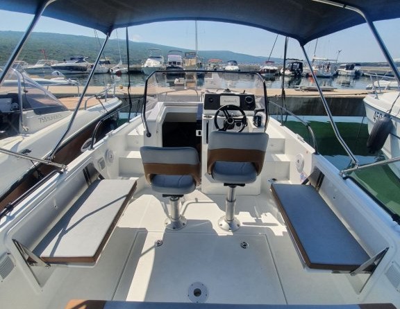 Beneteau Flyer 7 SUNdeck