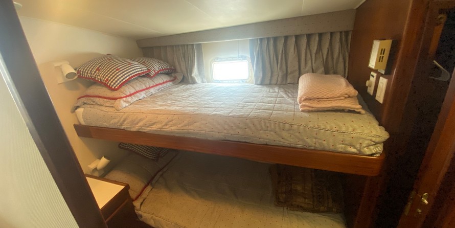 Hatteras 77 Convertible