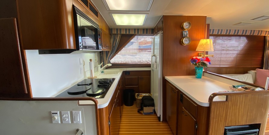 Hatteras 77 Convertible