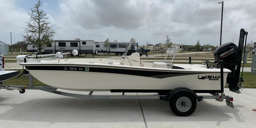 Mako Pro Skiff 17 CC