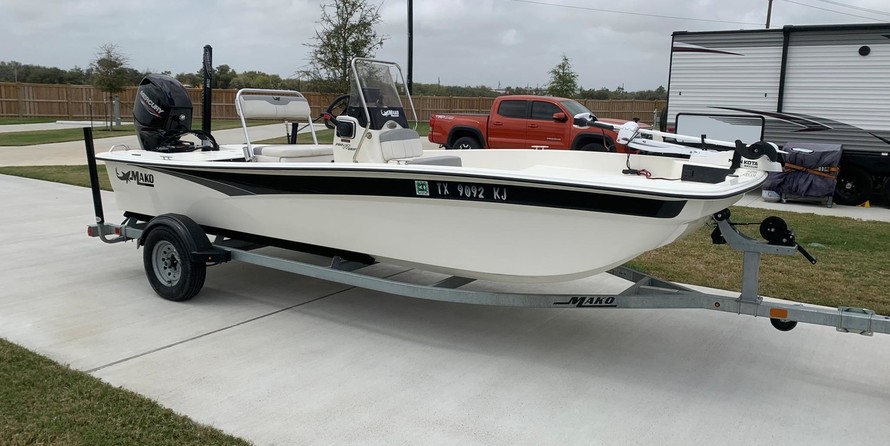 Mako Pro Skiff 17 CC