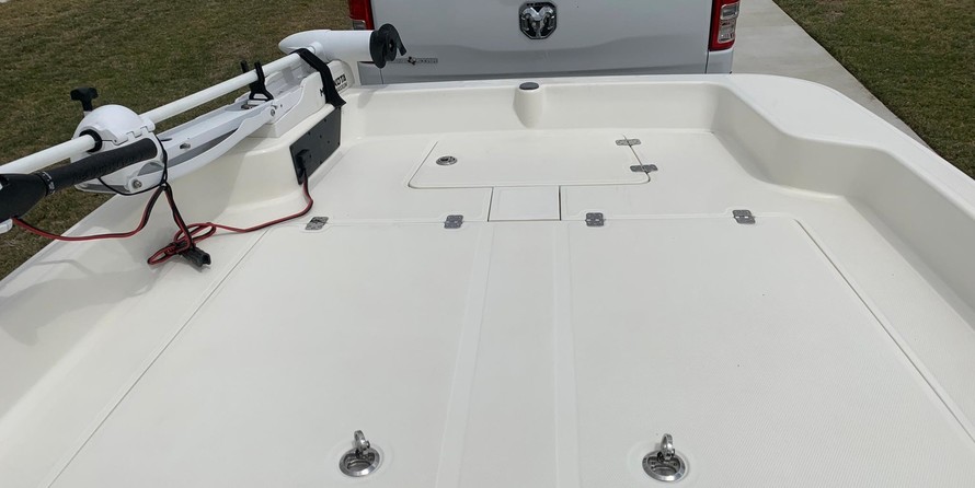 Mako Pro Skiff 17 CC