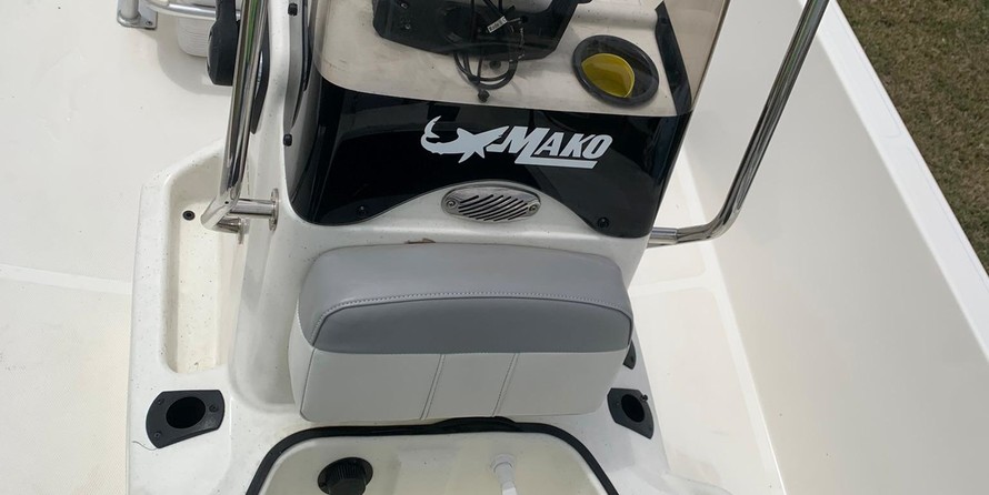 Mako Pro Skiff 17 CC