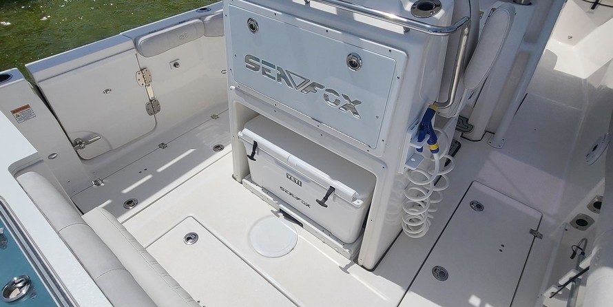 288 Sea Fox Commander