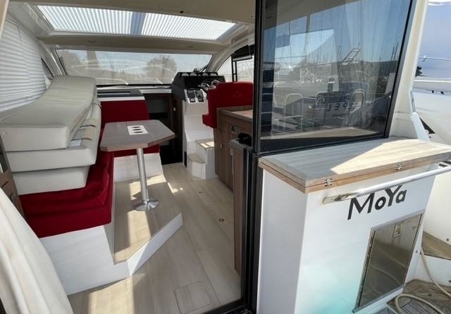 Sealine C330