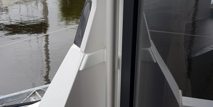Sealine C330
