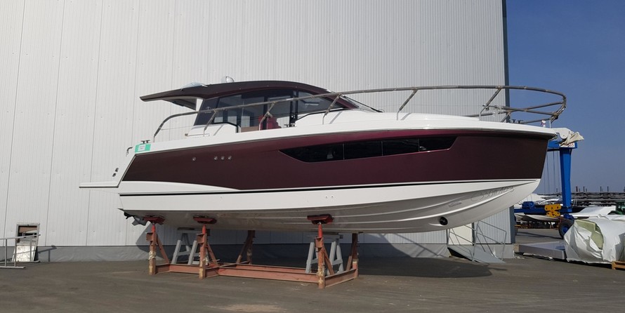 Sealine C330