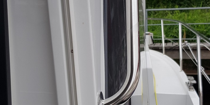 Sealine C330