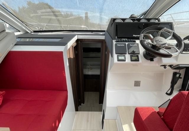 Sealine C330