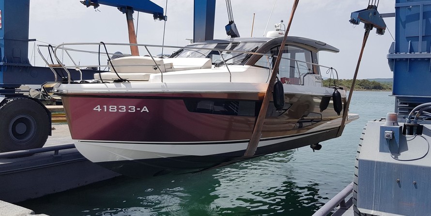 Sealine C330