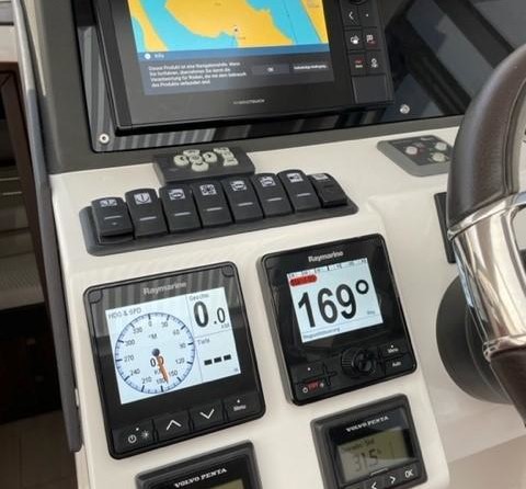 Sealine C330